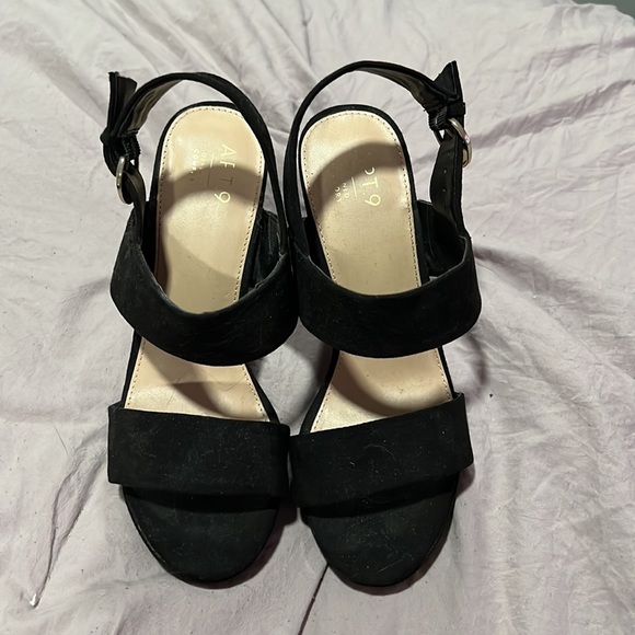 APT 9 HEELS - Picture 2 of 6